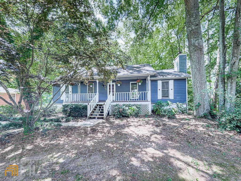 4285 Pineview Drive - Photo 1