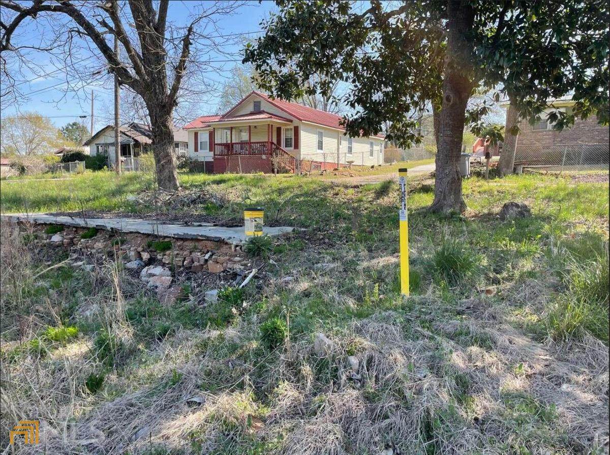 205 Hunt Circle - Photo 1