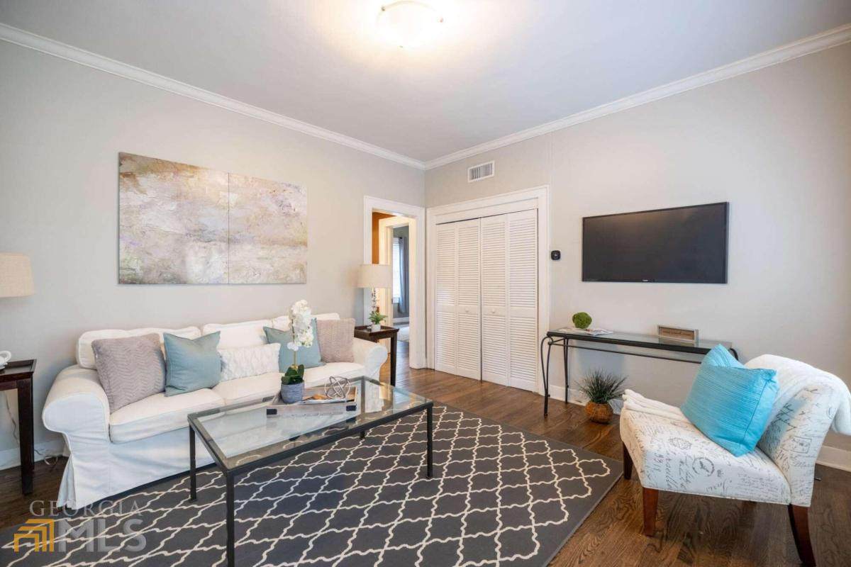 907 Piedmont Avenue - Photo 1