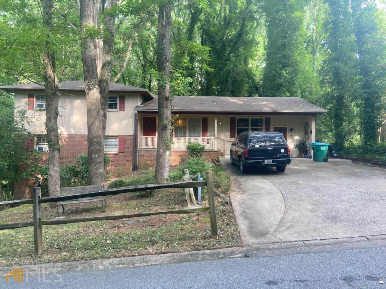 365 Crestwood Drive - Photo 1