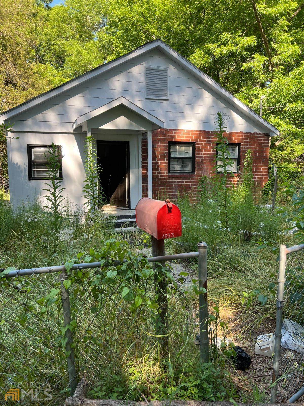 1033 Winston Road - Photo 1