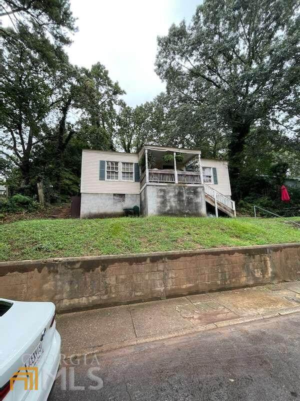 670 Hillcrest Avenue - Photo 1