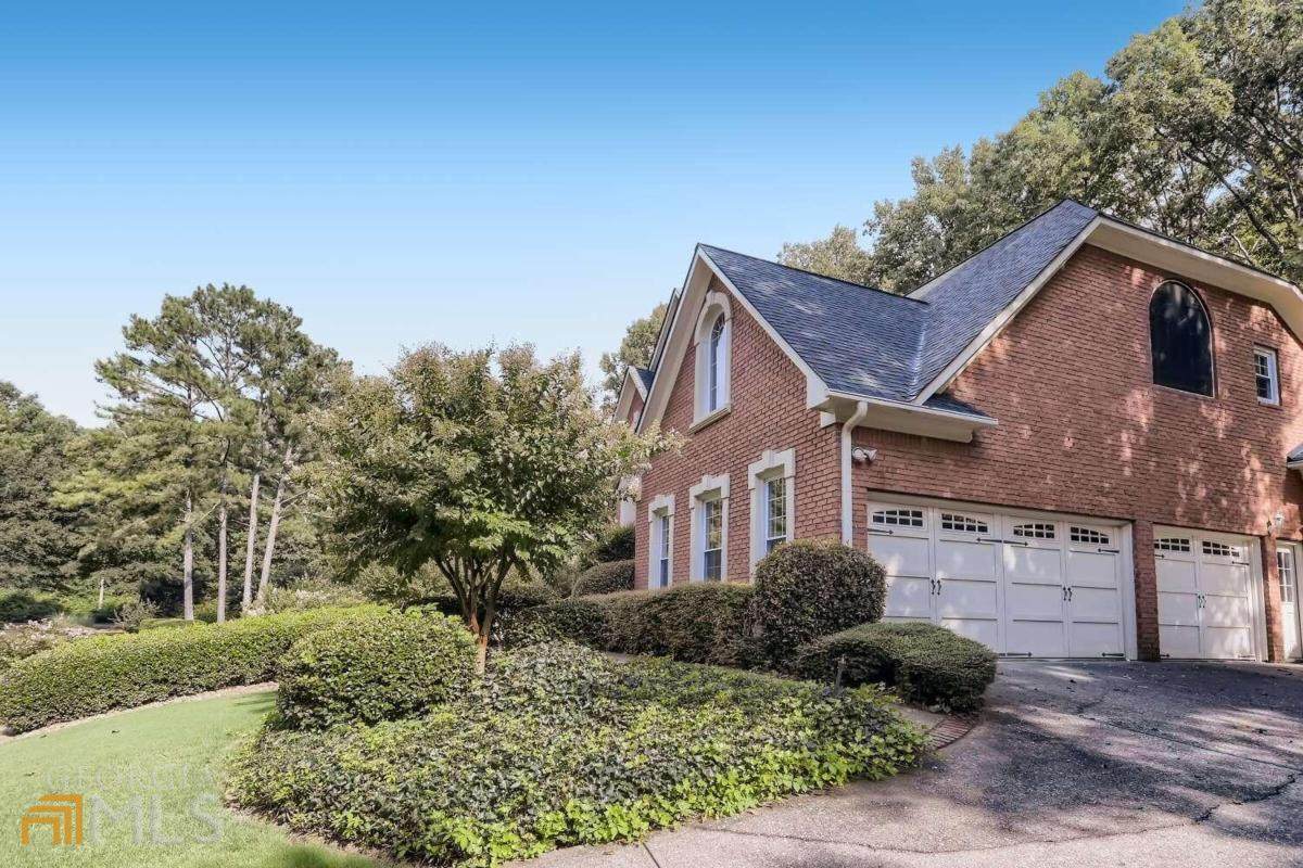 725 Charleston Drive - Photo 1