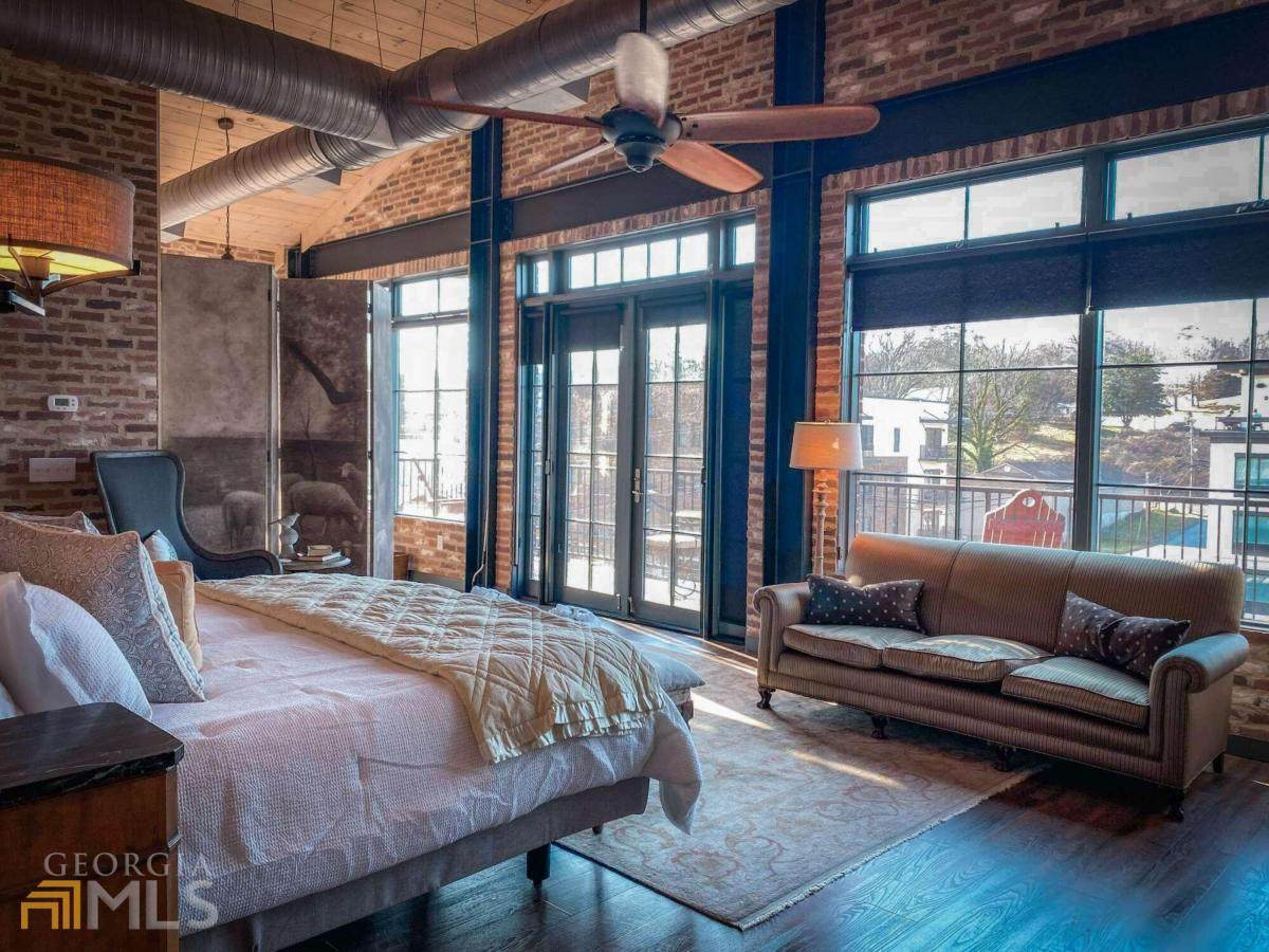 550 Main Street 300 - Photo 1