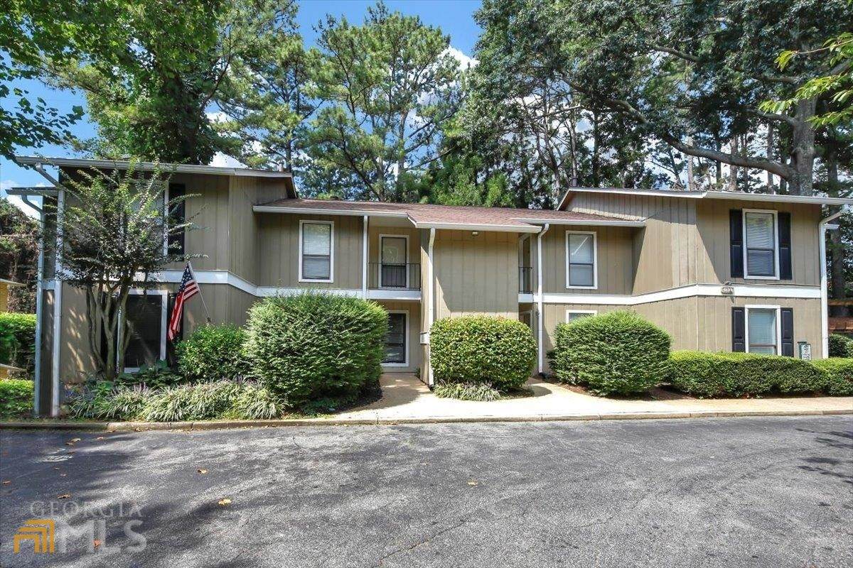 5135 Roswell Road - Photo 1