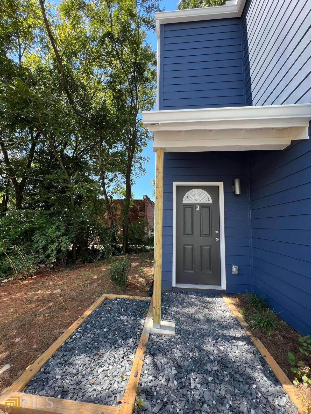 837 Smith Street - Photo 1