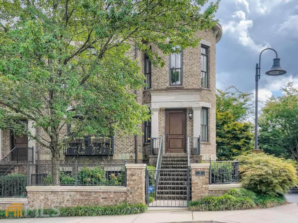 8 Honour Avenue - Photo 1