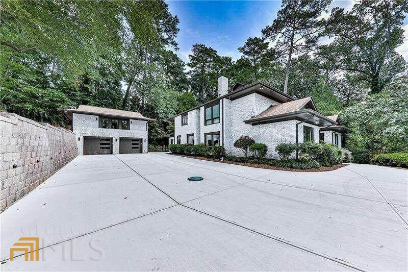 1075 Peachtree Battle Avenue - Photo 1