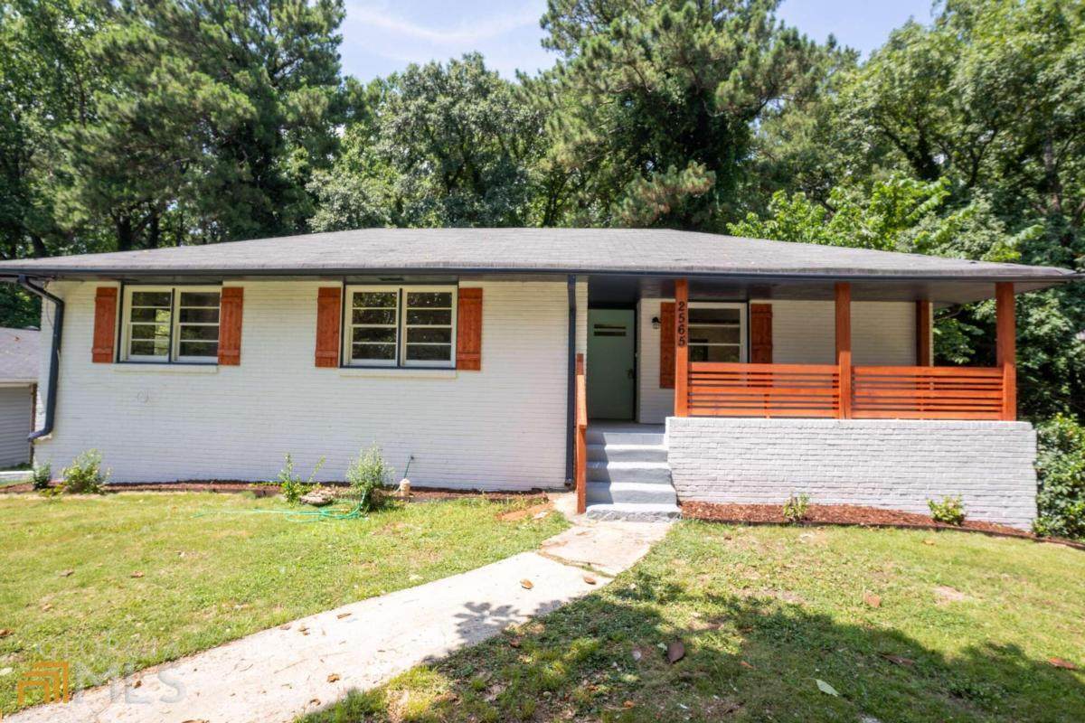 2565 Dewey Avenue - Photo 1