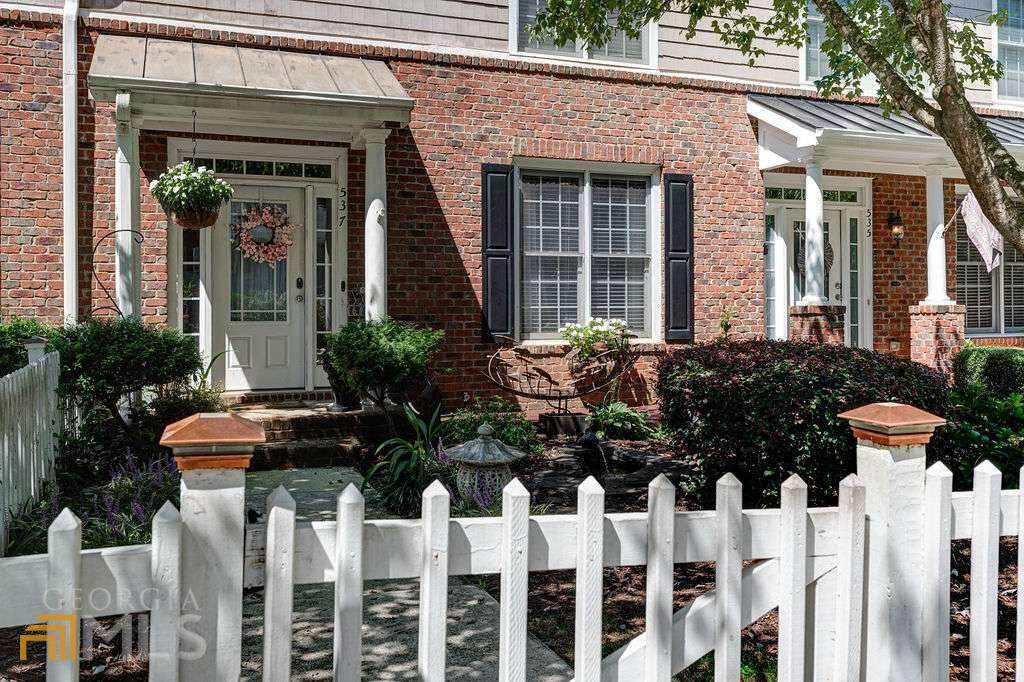 537 Parker Avenue - Photo 1