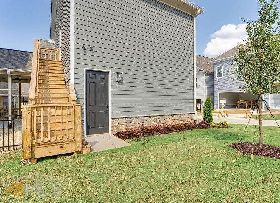 1817 Sanford Drive - Photo 1
