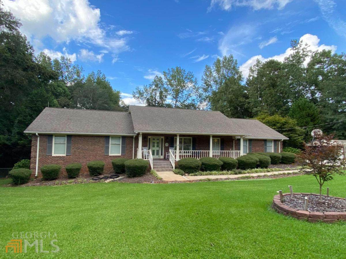 110 Saxon Woods Drive - Photo 1