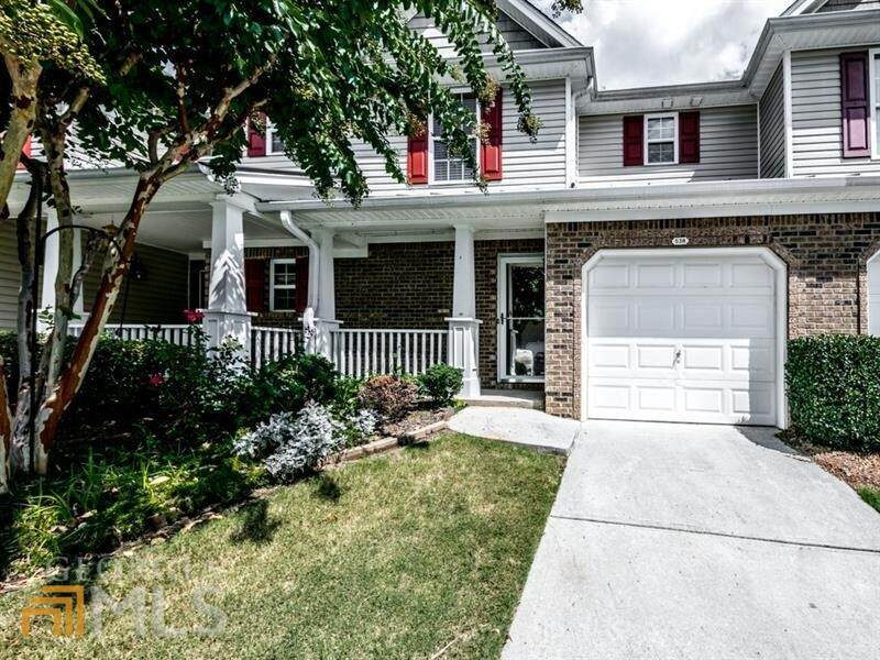 538 Fox Creek Crossing - Photo 1