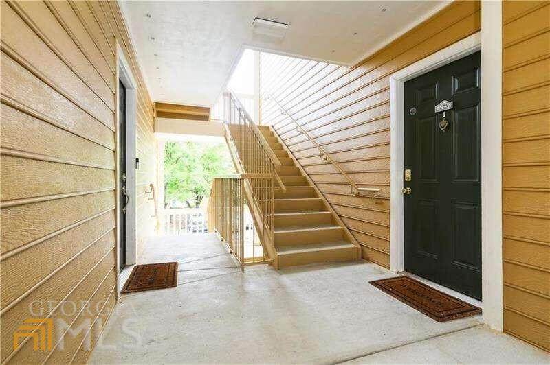 225 Bentley Place - Photo 1
