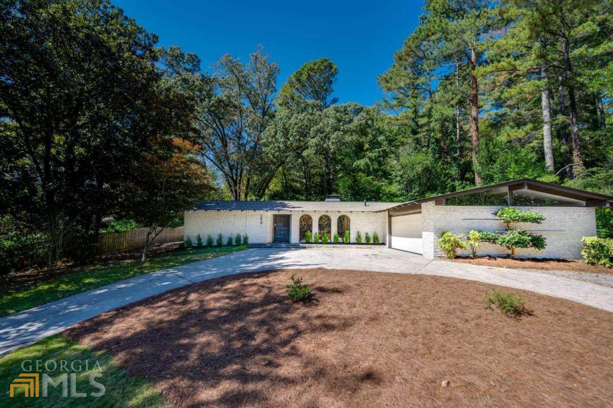 2042 Amberwood Way - Photo 1
