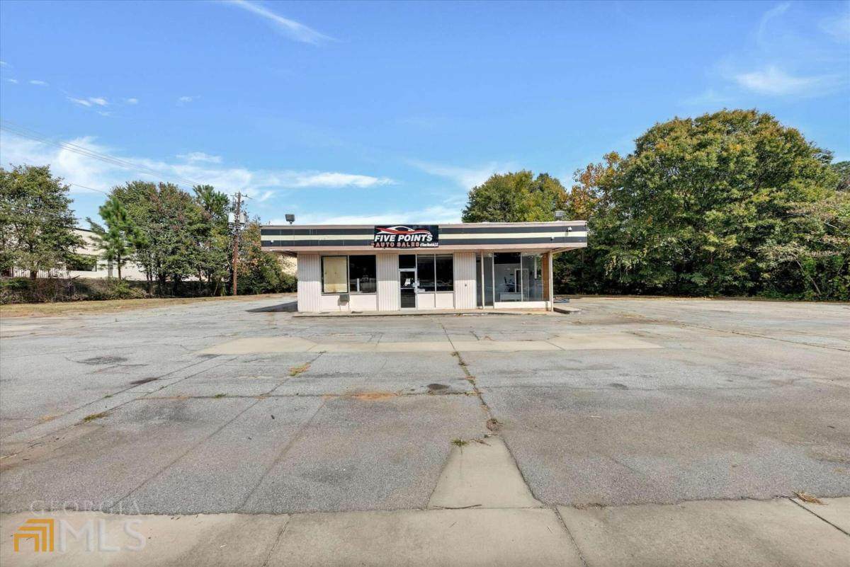 4124 Covington Highway - Photo 1