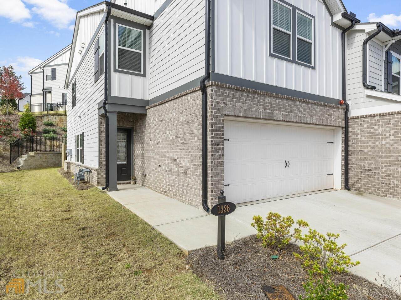 1326 Vayda Court - Photo 1