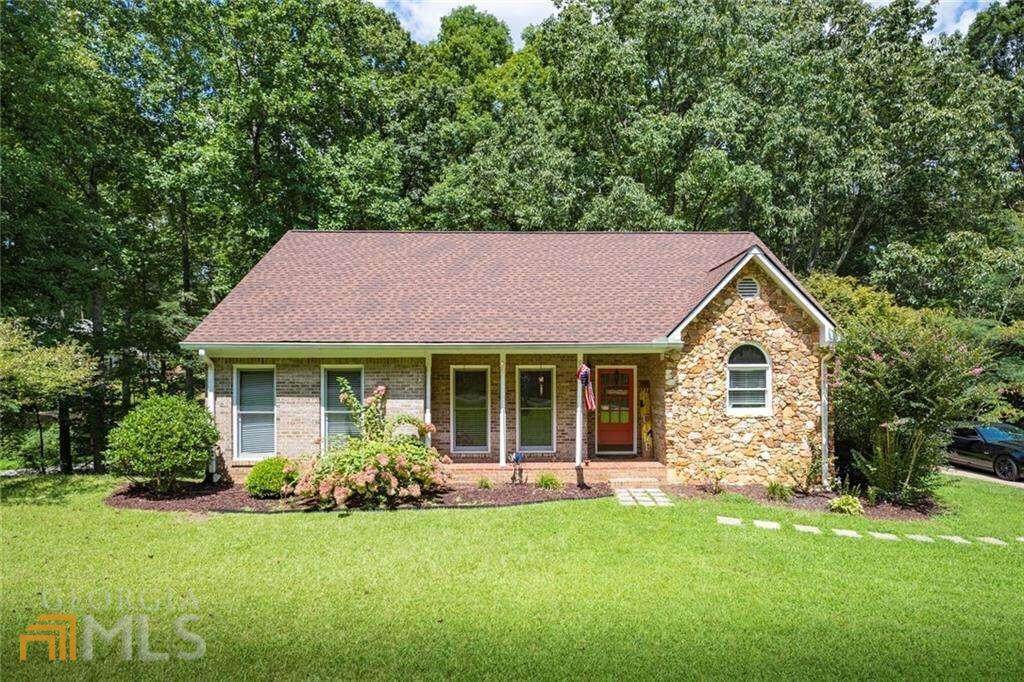 204 Cherokee Drive - Photo 1