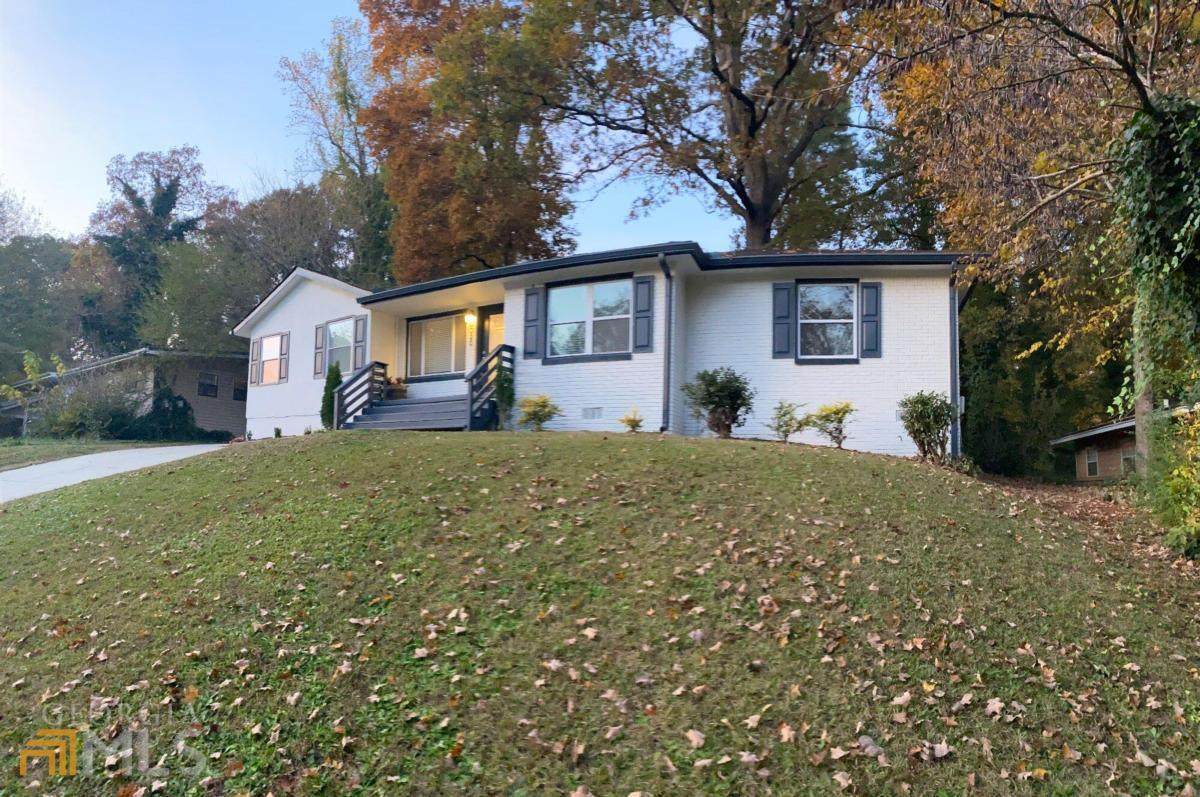 3020 Pasadena Drive - Photo 1