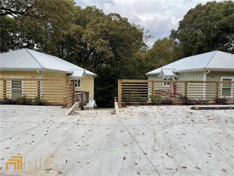 221 Brown Street - Photo 1