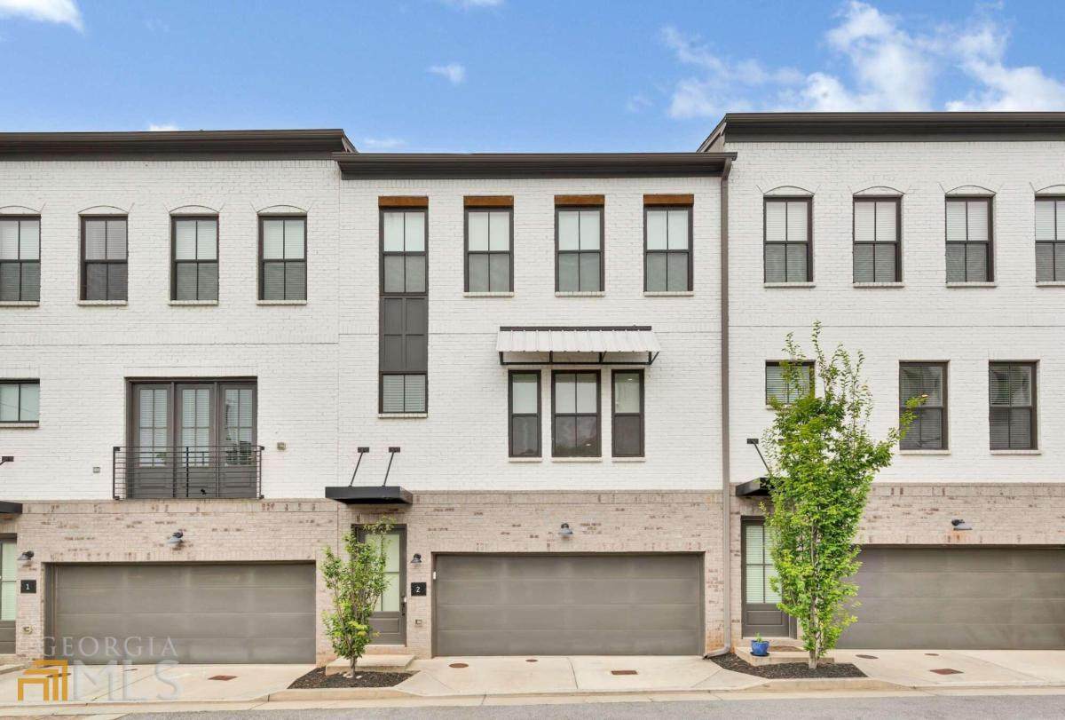 215 Arizona Avenue - Photo 1