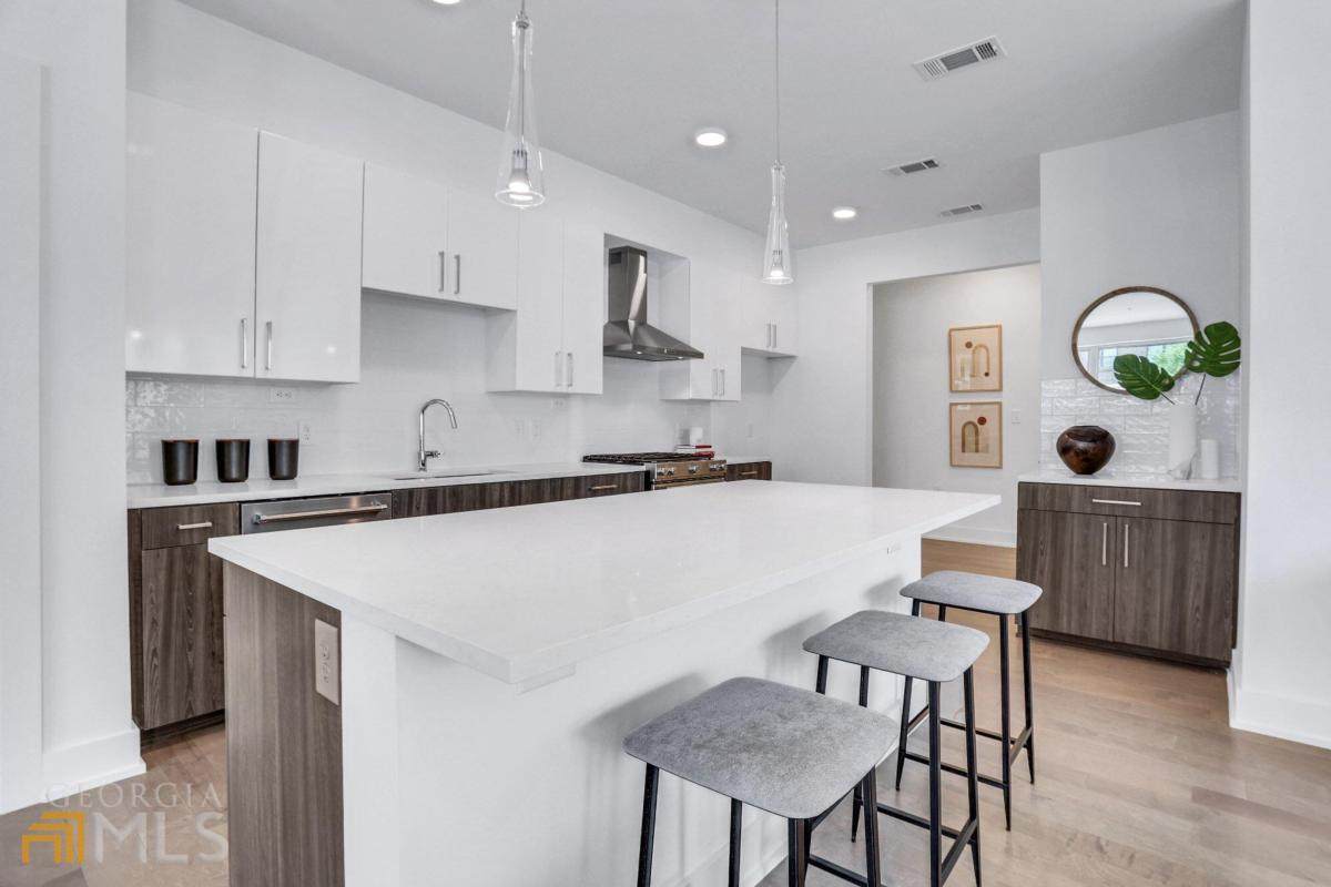 775 Juniper Street - Photo 1