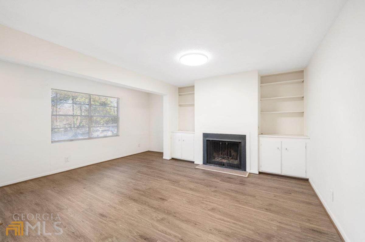 11 Peachtree Hills Avenue - Photo 1