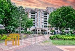 250 Park Avenue West - Photo 1