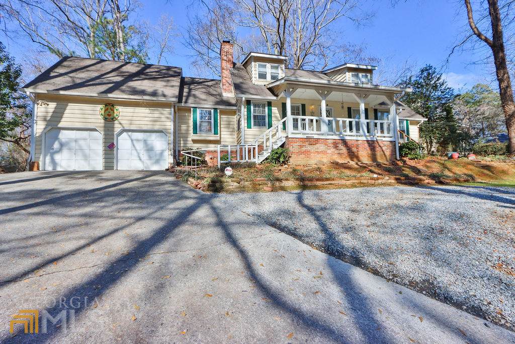 1104 Warrenhall Lane - Photo 1
