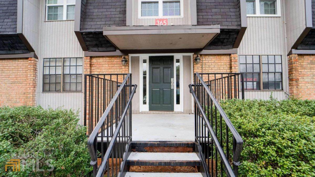 365 Winding River Drive - Photo 1