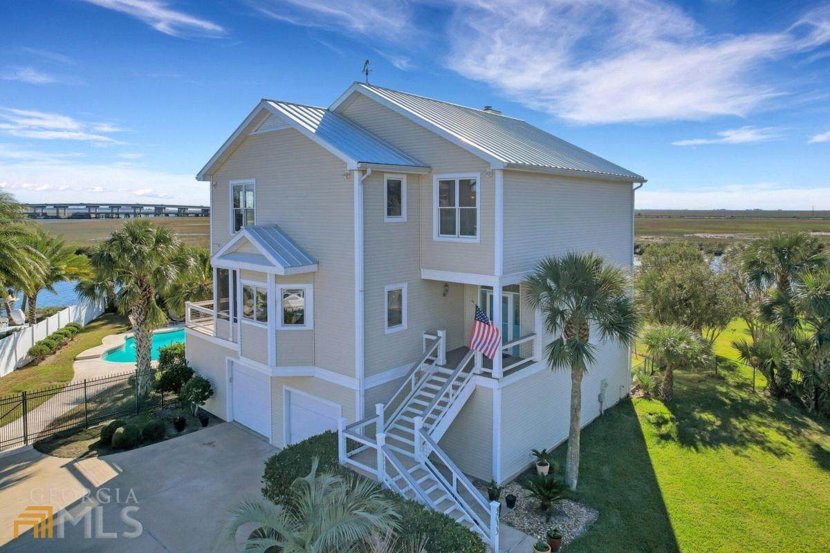 5033 Riverside Drive - Photo 1