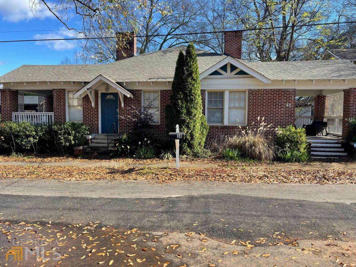 38 Bates Avenue - Photo 1