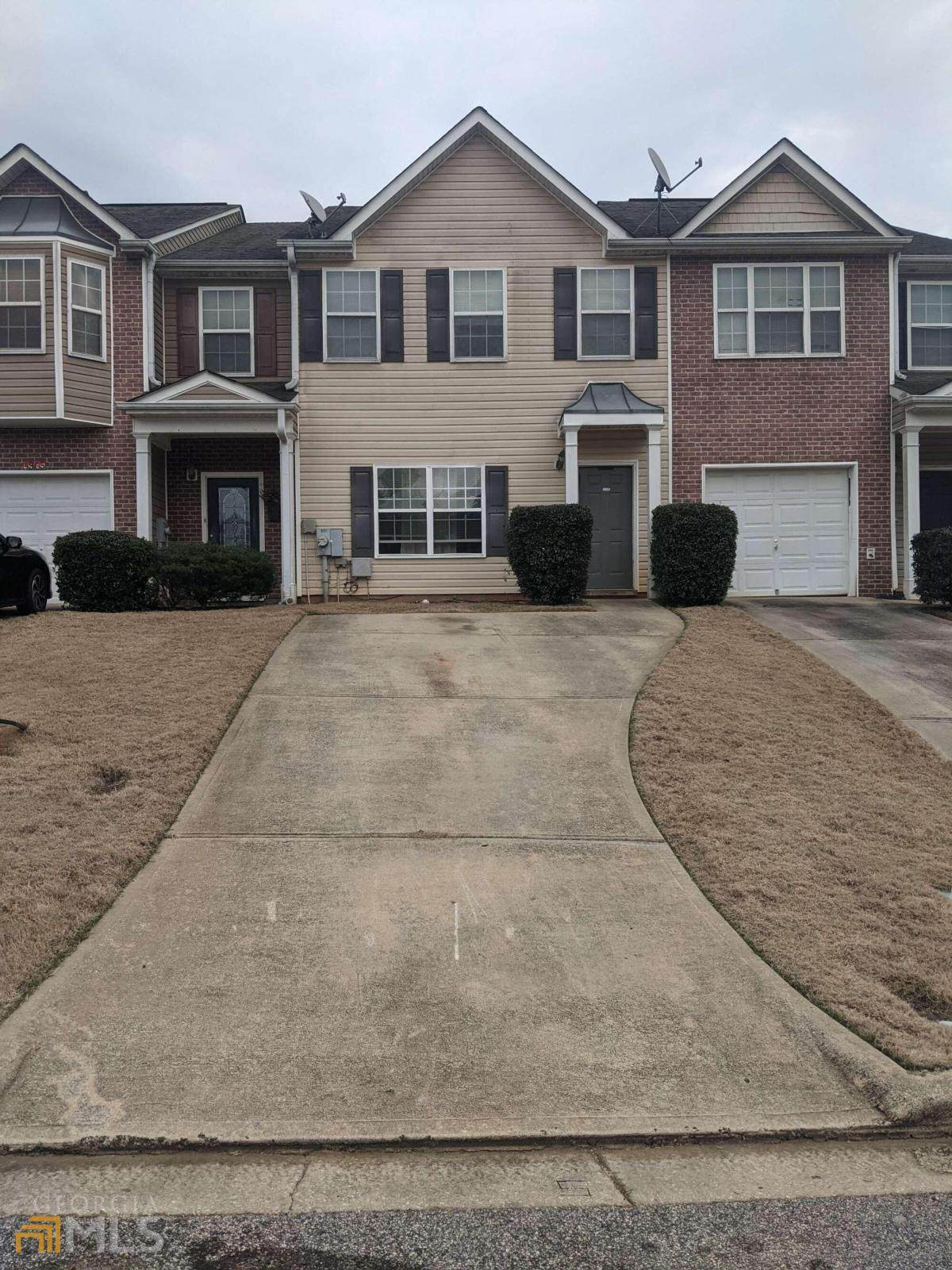 4901 Sierra Way - Photo 1