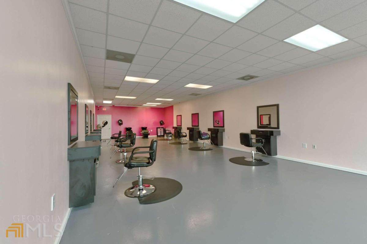 10211 Tara Boulevard - Photo 1