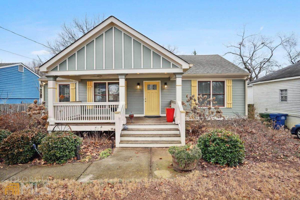 838 Flat Shoals Way - Photo 1
