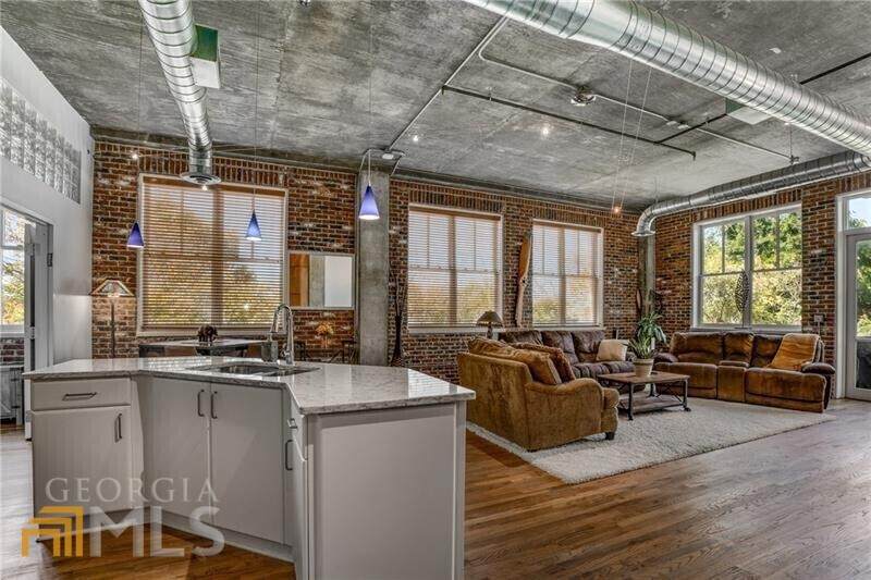 3235 Roswell Road - Photo 1