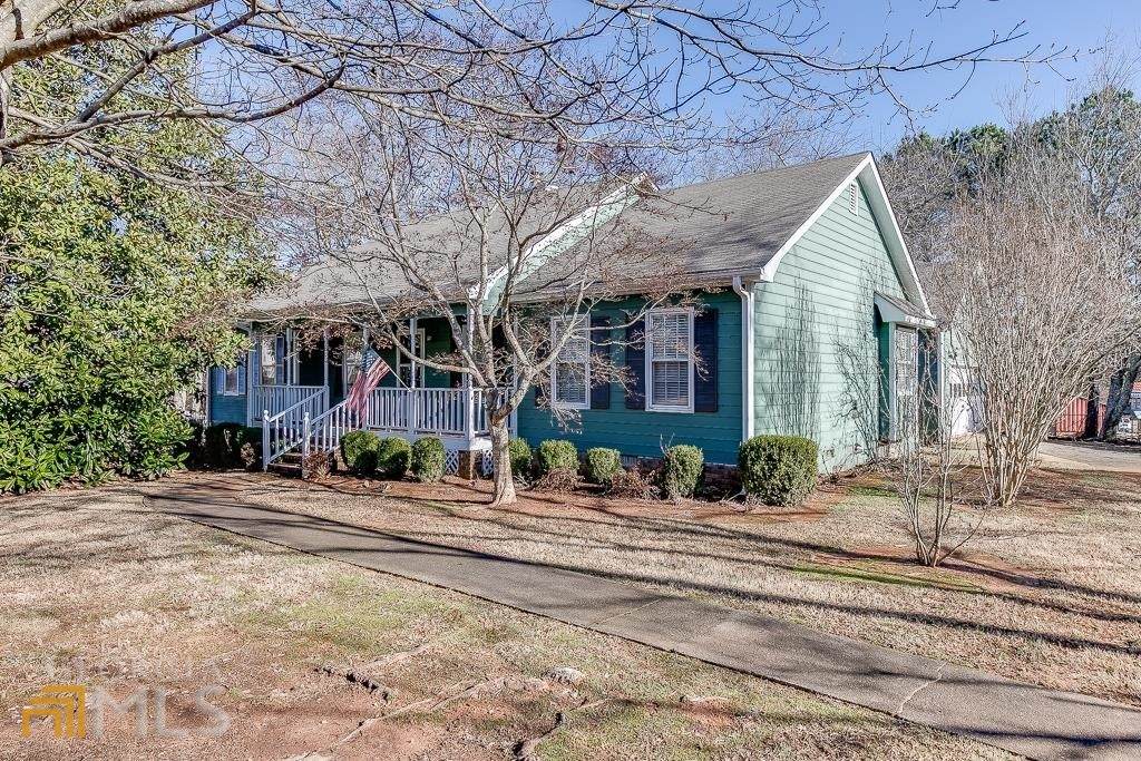 880 Turner Drive - Photo 1