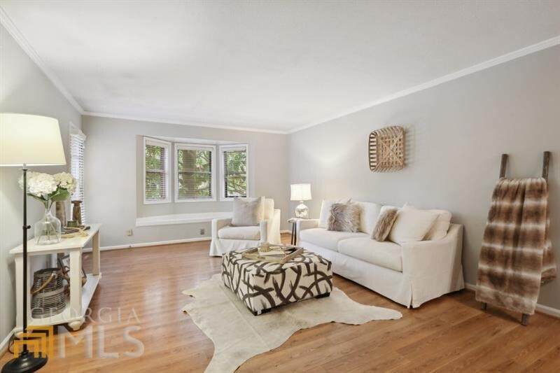 6851 Roswell Road - Photo 1