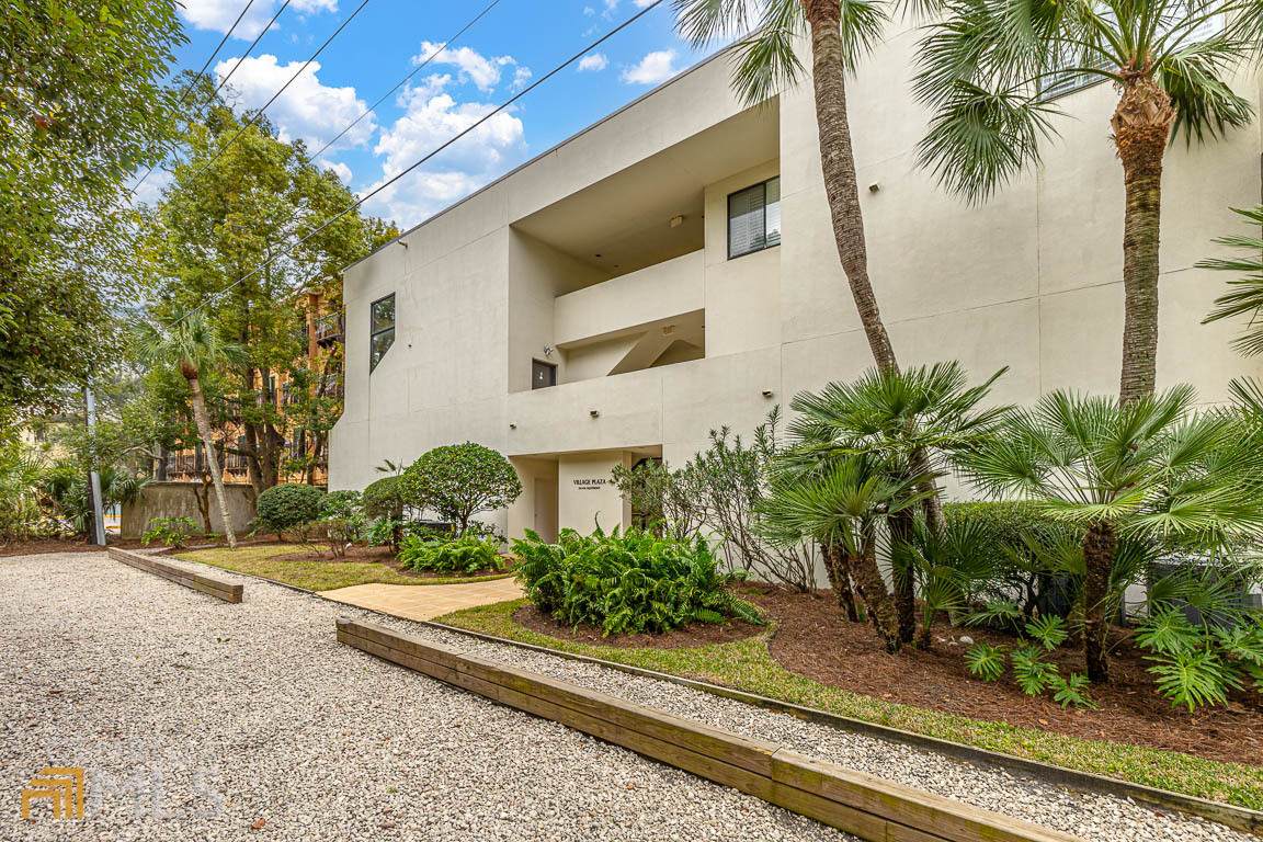 548 Oglethorpe Avenue - Photo 1