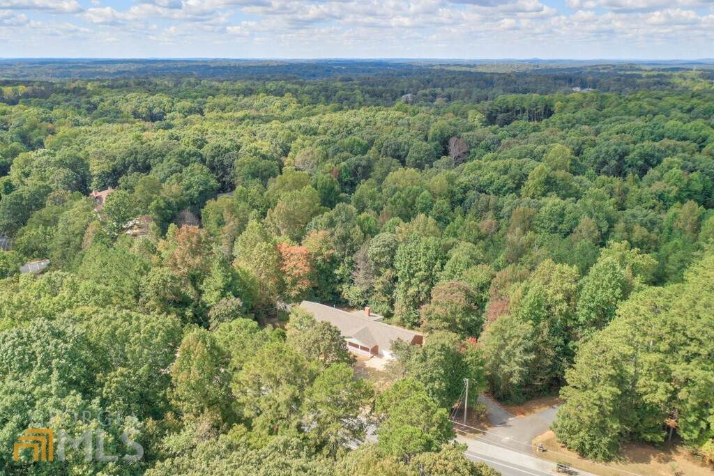 725 Kennesaw Due West Road - Photo 1