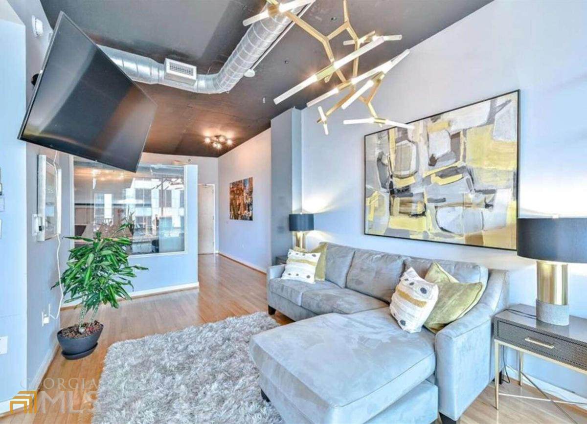 943 Peachtree Street - Photo 1