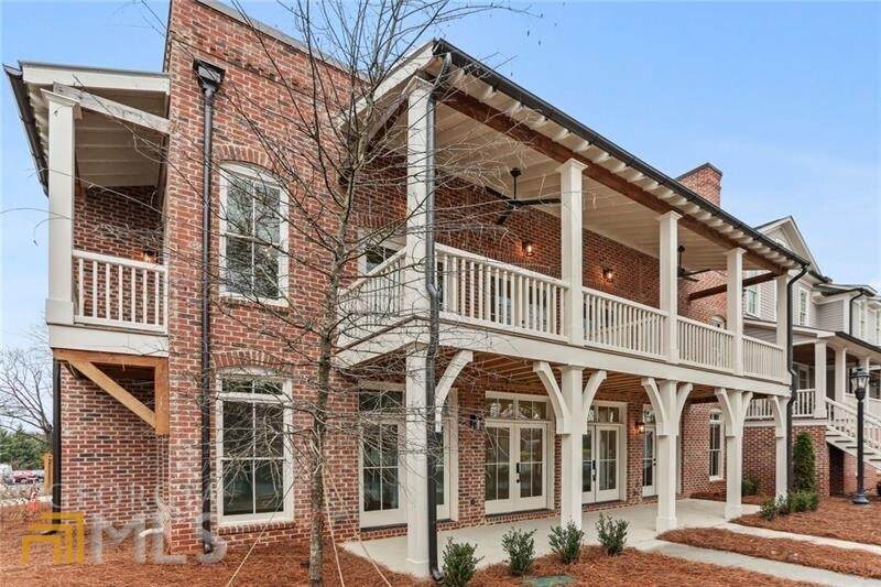 1083 Green Street - Photo 1