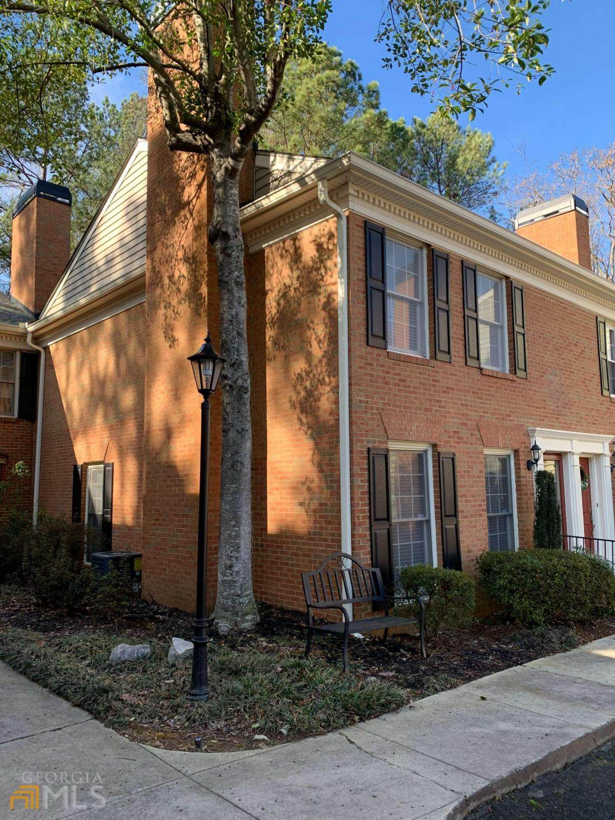 55 Mount Vernon Circle - Photo 1