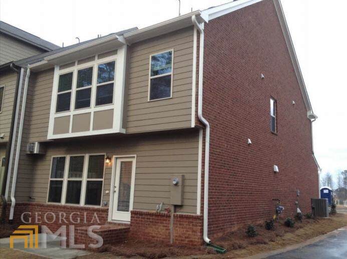 2100 Greencrest Circle - Photo 1