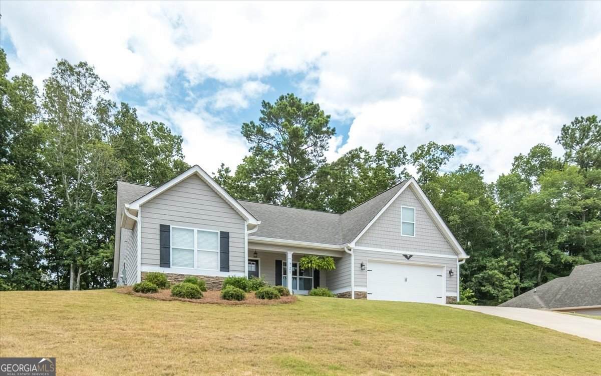 721 Springhill Drive - Photo 1