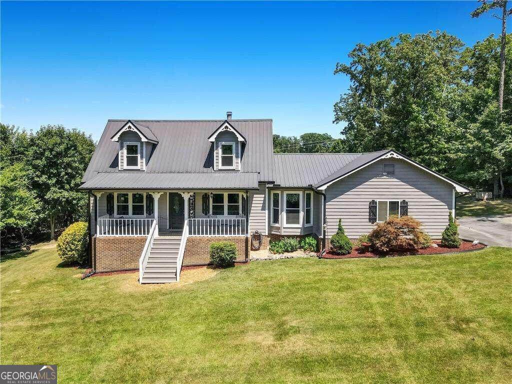304 Oaks Drive - Photo 1