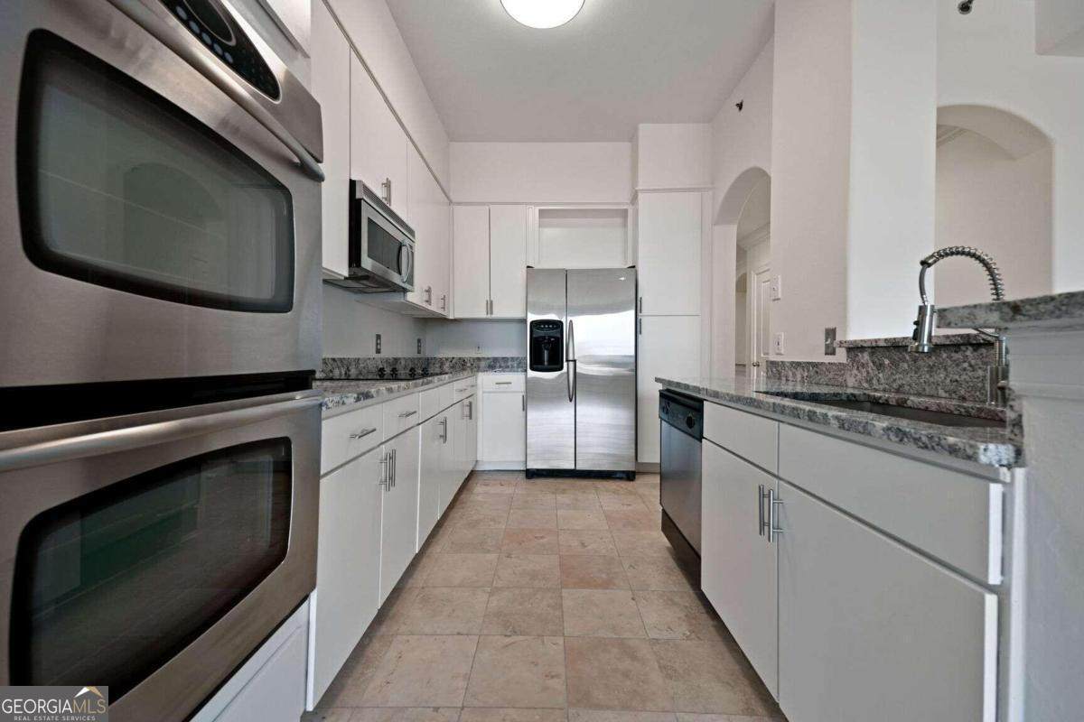 3445 Stratford Road - Photo 1