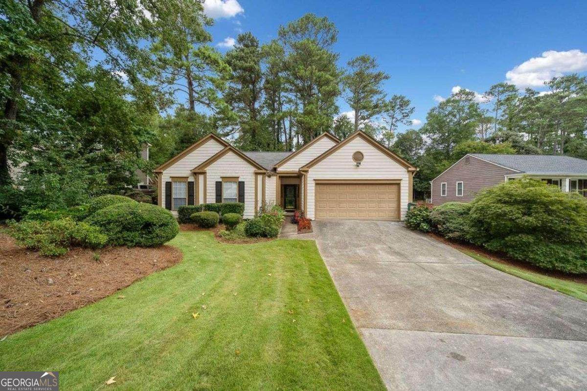 1266 Parkwood Chase - Photo 1