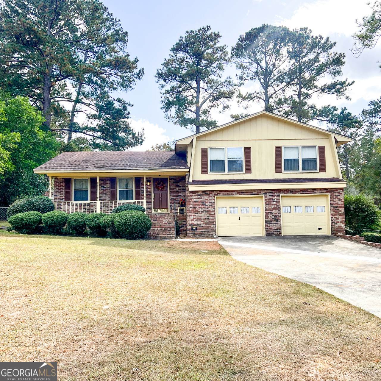 726 Victoria Circle - Photo 1