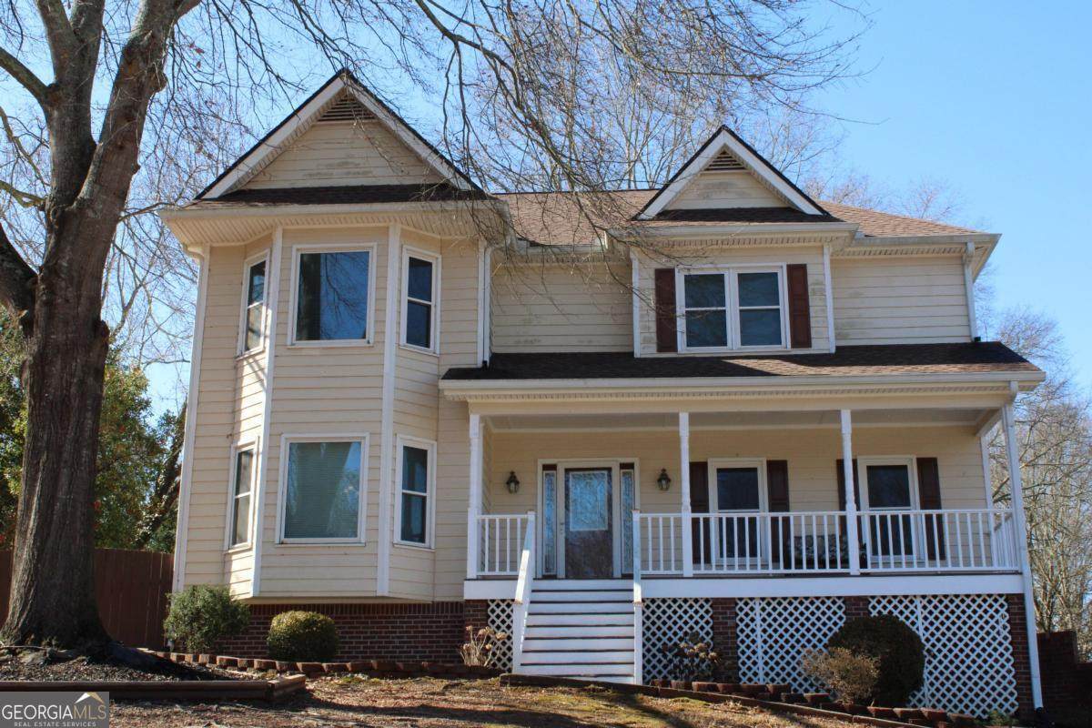 2031 Lakewood Circle - Photo 1